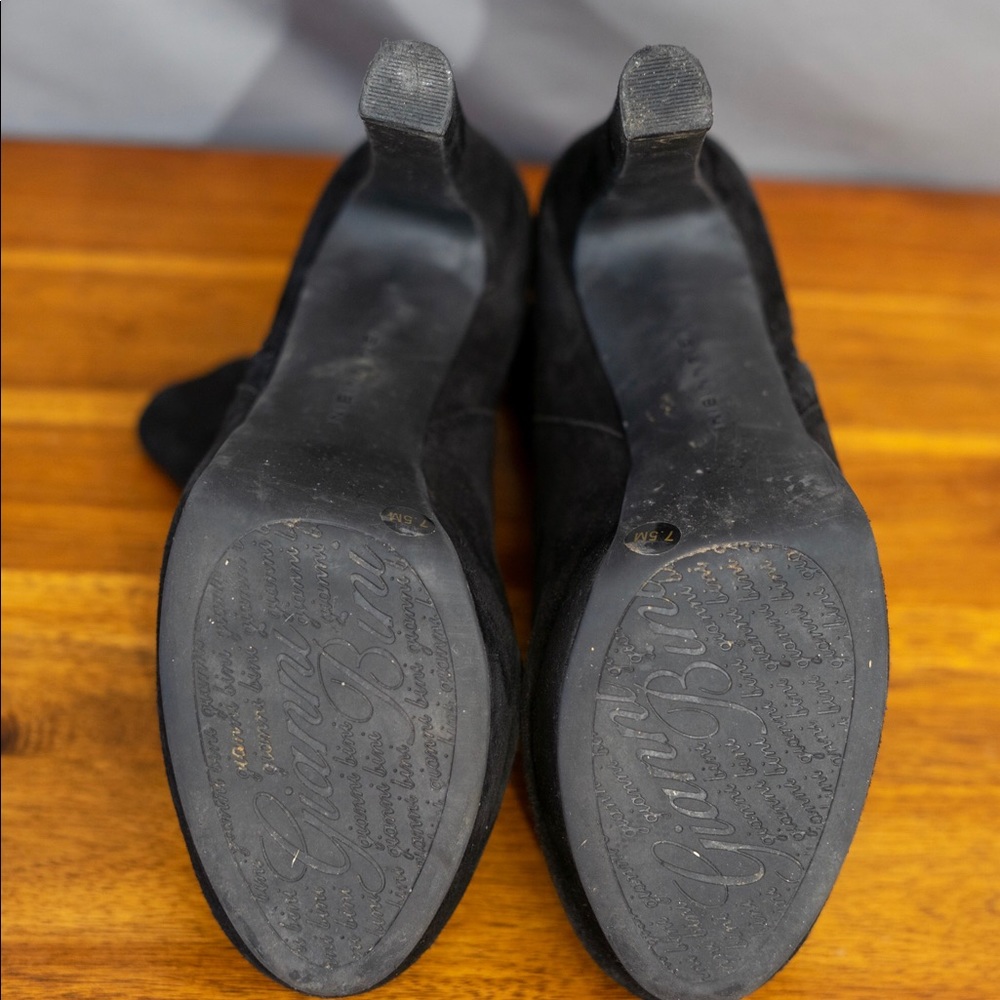 Gianni Bini suede ankle boots